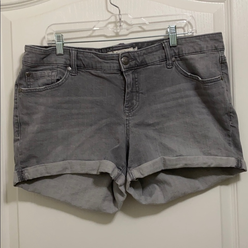 Torrid size 16 grey cuffed jean shorts